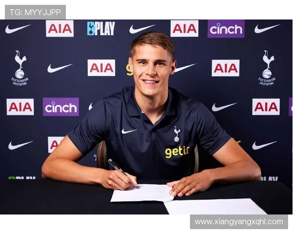 热刺3-0完胜埃弗顿 范德芬头球双响萨尔建功显威 热刺3-0完胜埃弗顿 范德芬头球双响萨尔建功显威